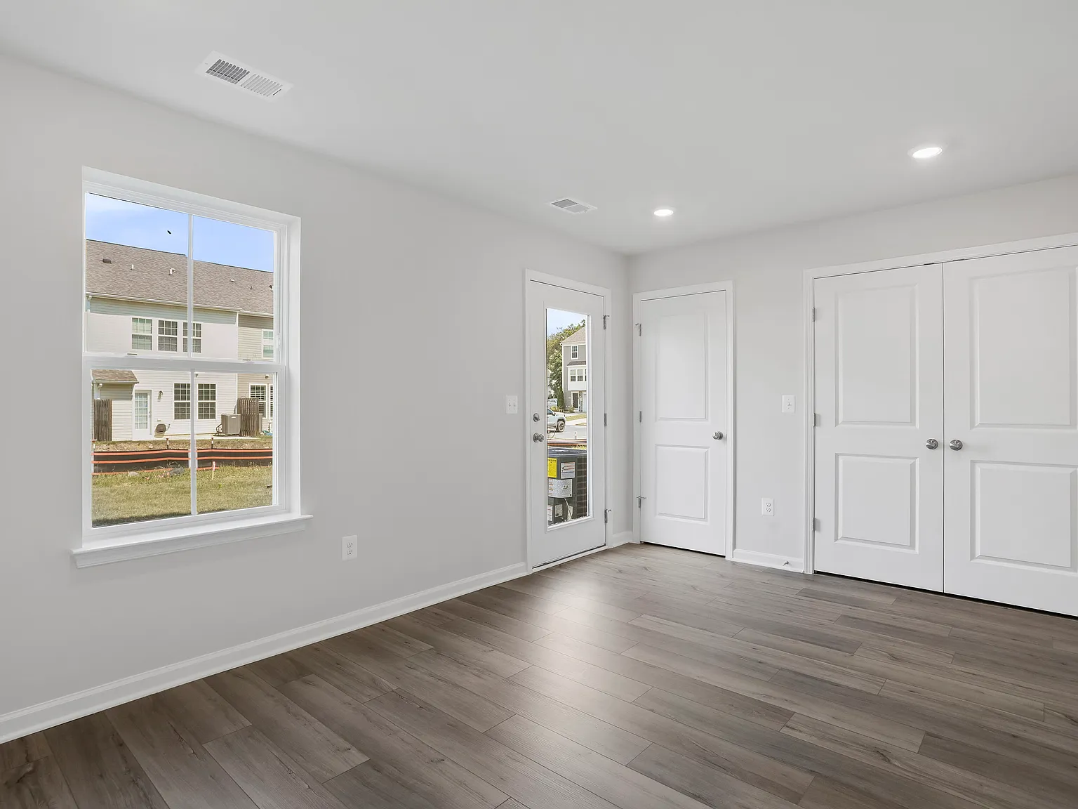 3 bed, 1708 sqft, $2,050 — Photo 2