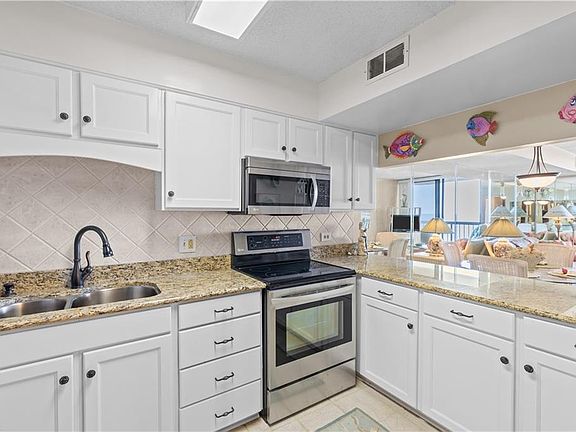 3rd image of 3288 Page Ave APT 911