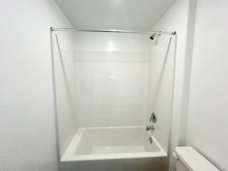 4464 Bellaire Ave — Photo 6
