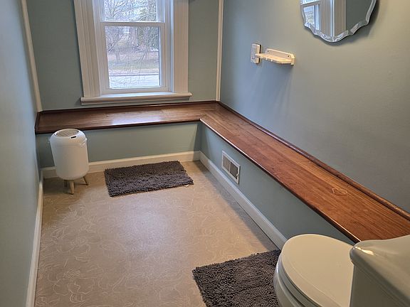 4th image of 406 W Hanover St