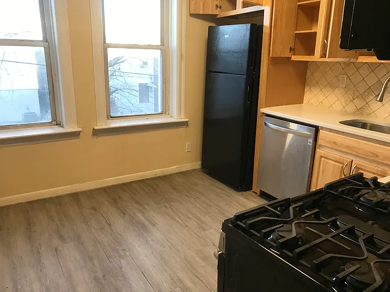 40 Gardner Ave #2 — Photo 9