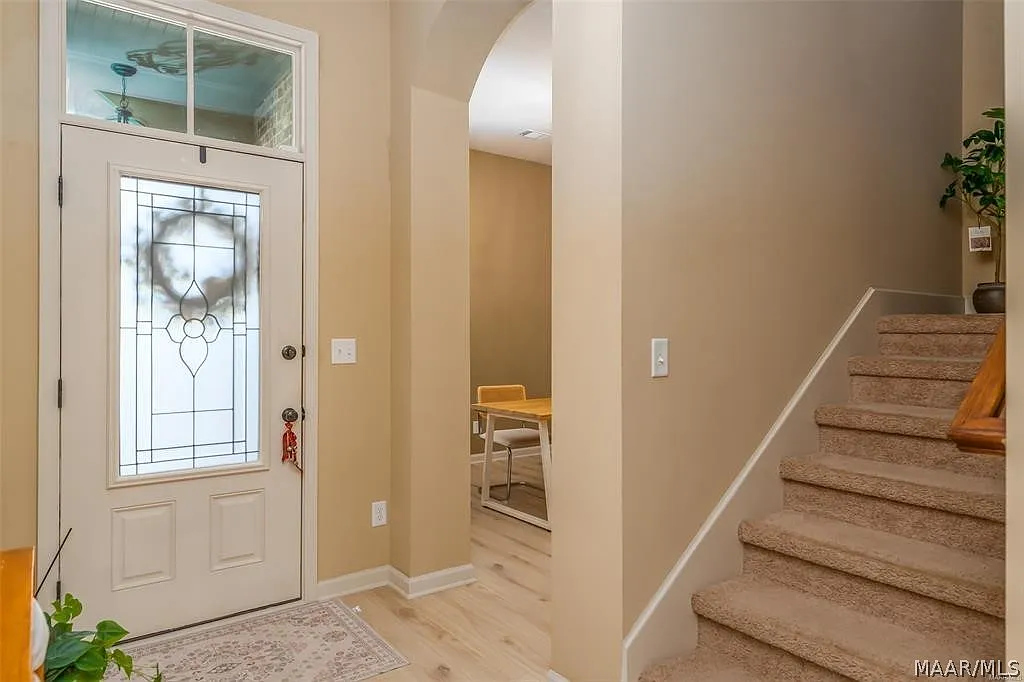4 bed, 3.0 bath, 2518 sqft, $2,700 — Photo 3