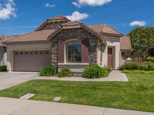 1001 Red Mulberry Ct, Vacaville, CA 95687