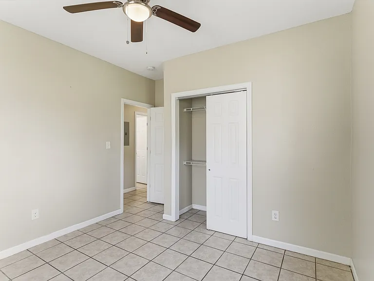 Golf View Apartments — Photo 9