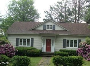 31 E Overbrook Rd, Shavertown, PA 18708