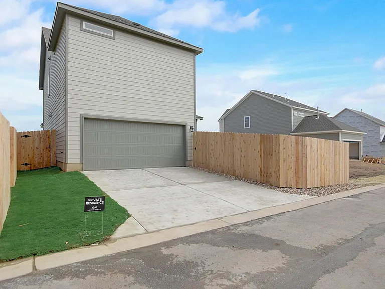125 Clemens Dr — Photo 31