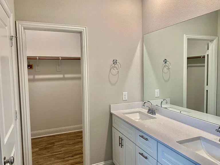 2258 Templin Ave — Photo 14
