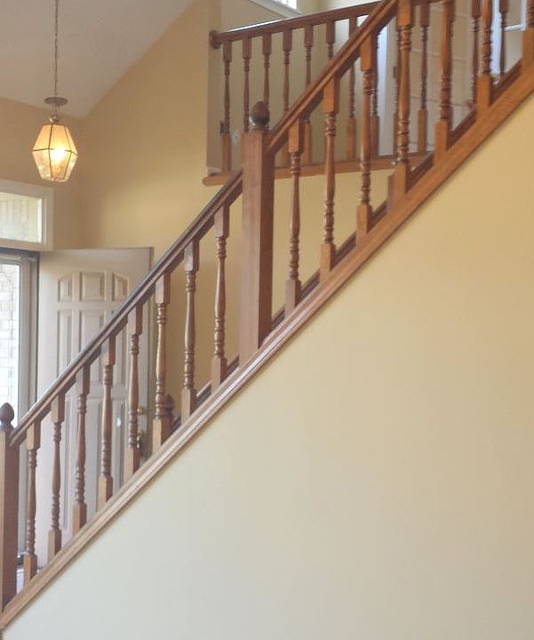 1st image of 215 Rosebery Ct