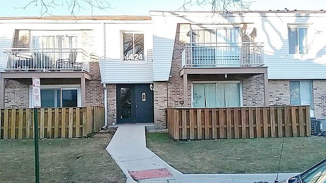 1st image of 4424 Euclid Ave APT 1C