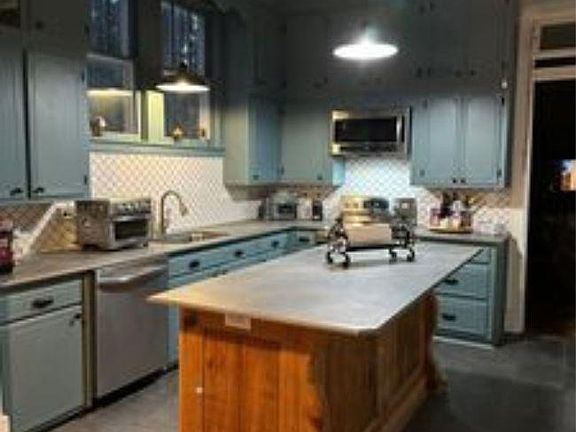 3rd image of 1030 2nd St
