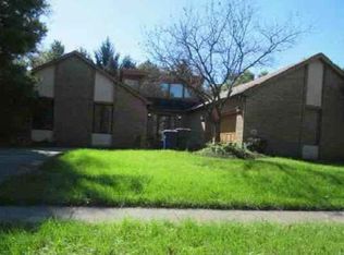 5469 Moccasin Dr, Westerville, OH 43081