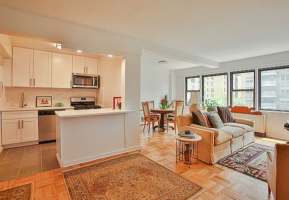 4th image of 55 E 9th St APT 4K