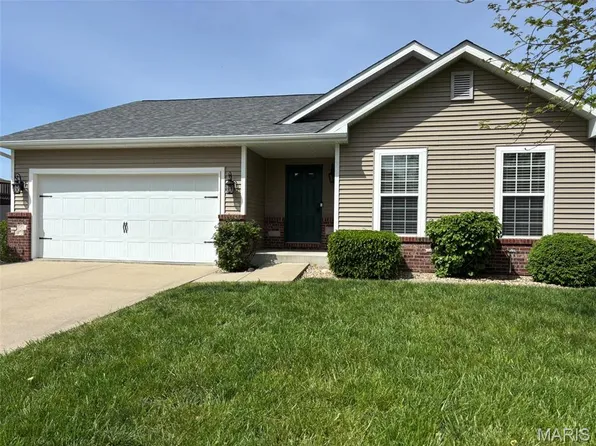 117 Olyvia Dr, Saint Jacob, IL 62281