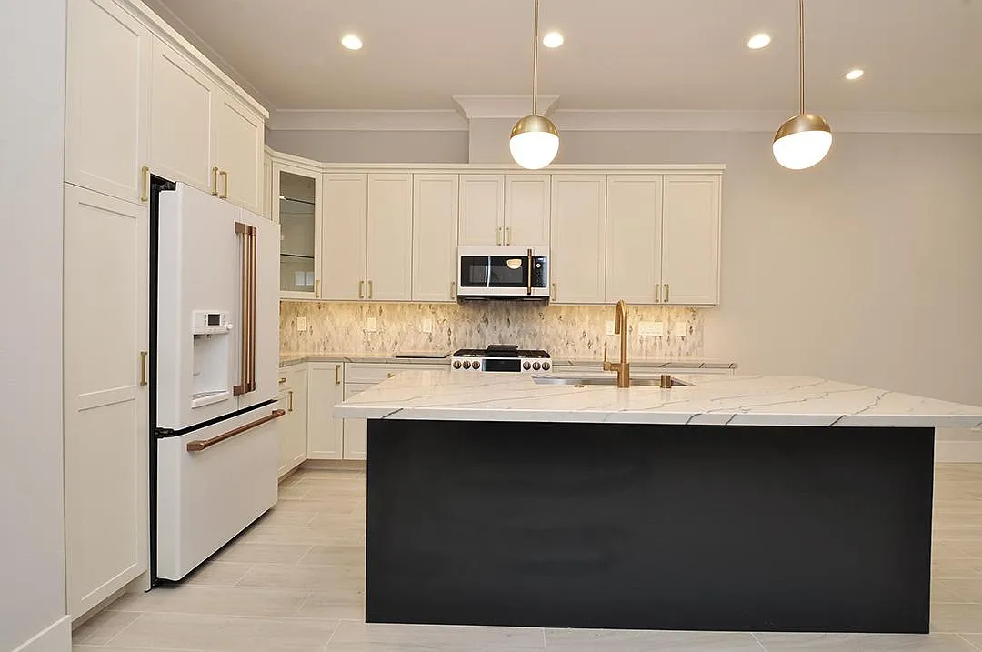 3 bed, 2.5 bath, 1650 sqft, $4,950 — Photo 3