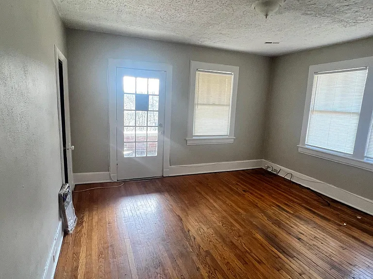 821 Ferdinand Ave SW #4 — Photo 5