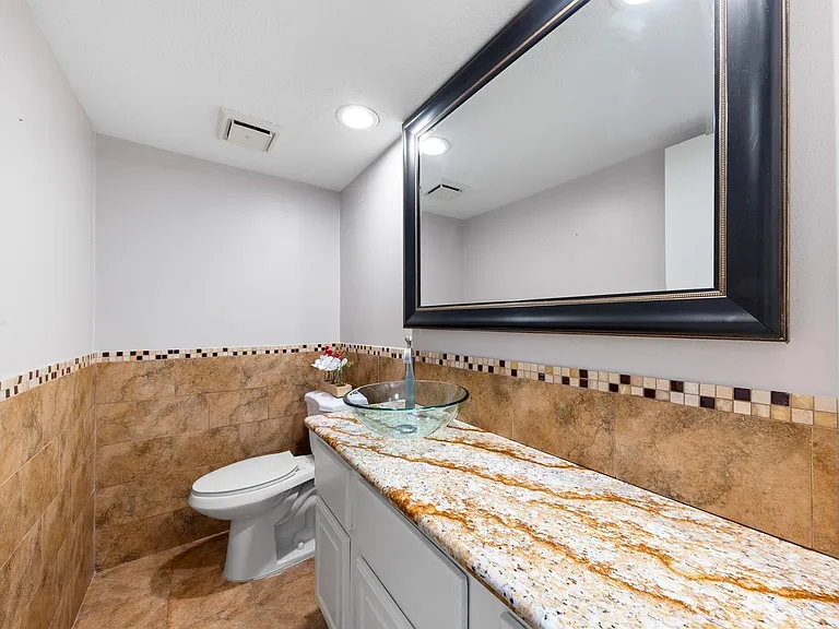 7700 Creekbend Dr #30 — Photo 7