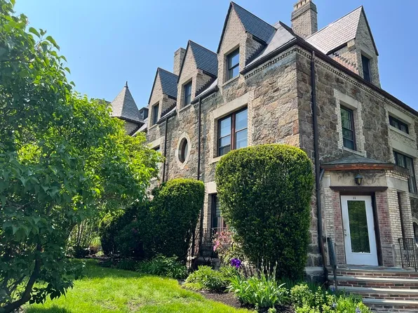 11 Garrison Rd APT 3, Brookline, MA 02445