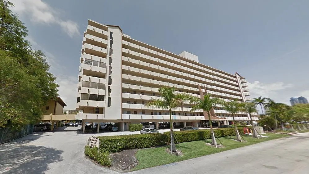 1 bed, 1.5 bath, 898 sqft, $2,000 — Photo 4