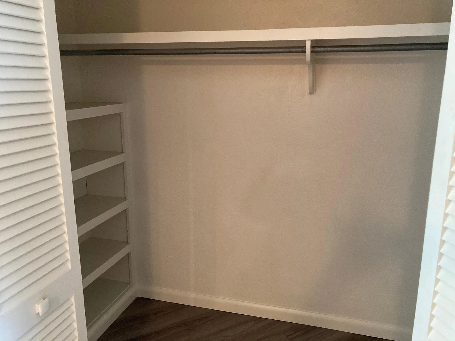 8915 Silver Lake Dr — Photo 4