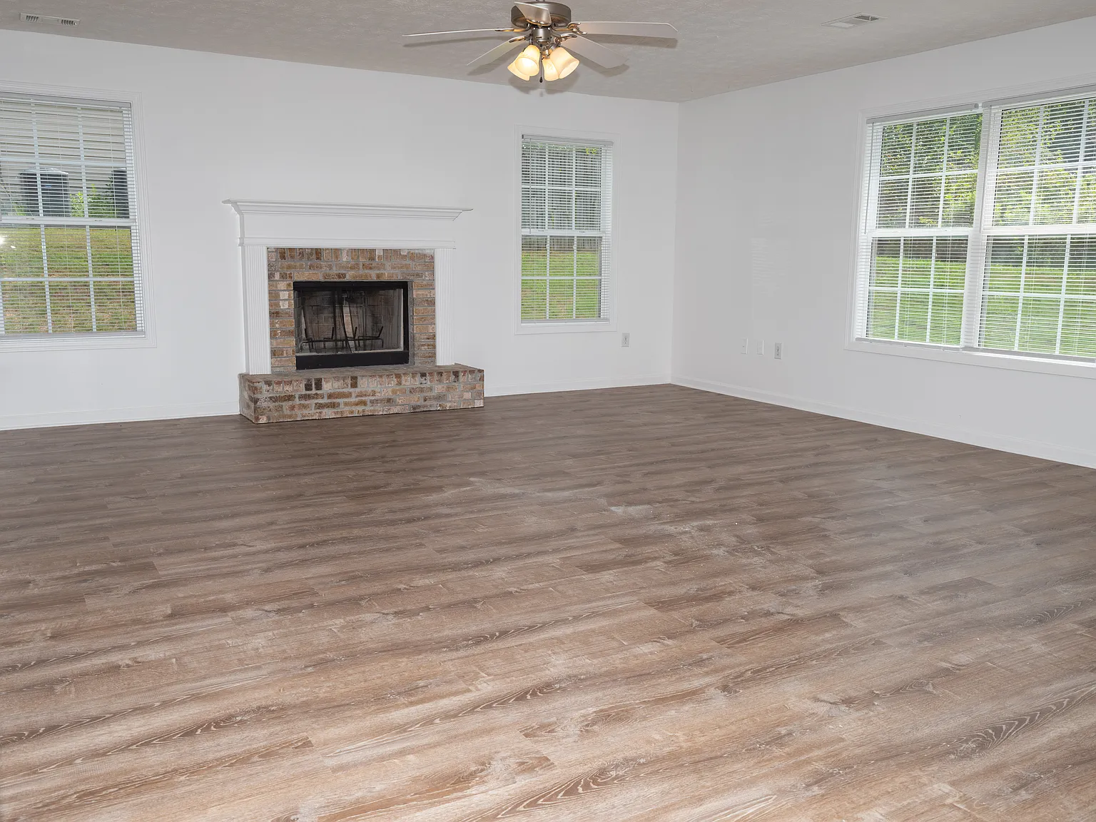 4 bed, 2.5 bath, $2,495 — Photo 4