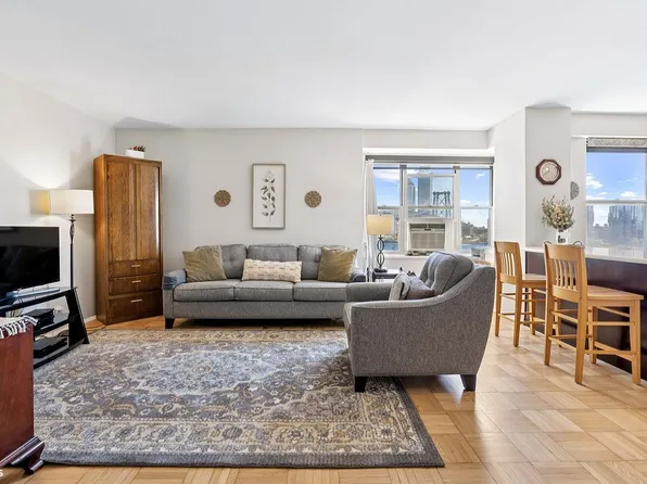 473 Franklin D Roosevelt Dr APT K801, New York, NY 10002