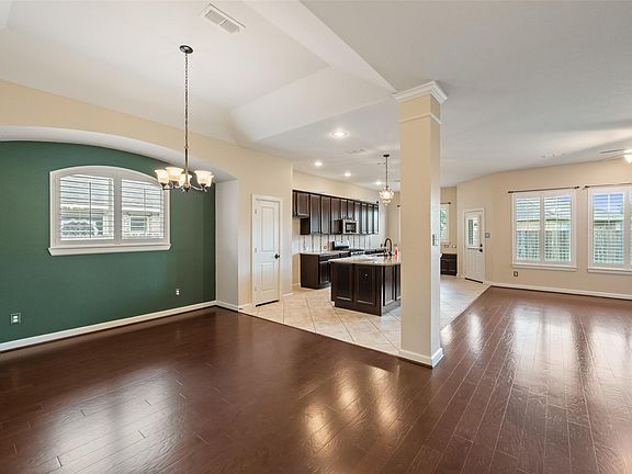5th image of 2918 Eden Trails Ln