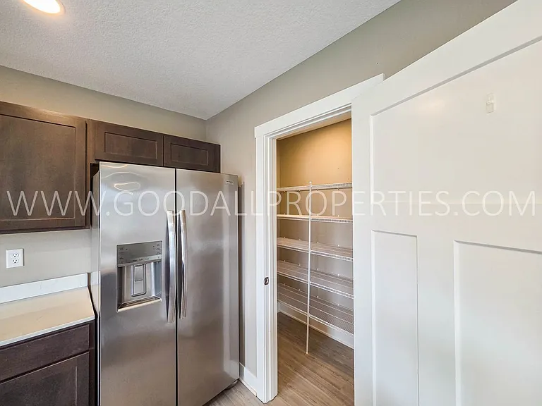 216 Maple Ave — Photo 6