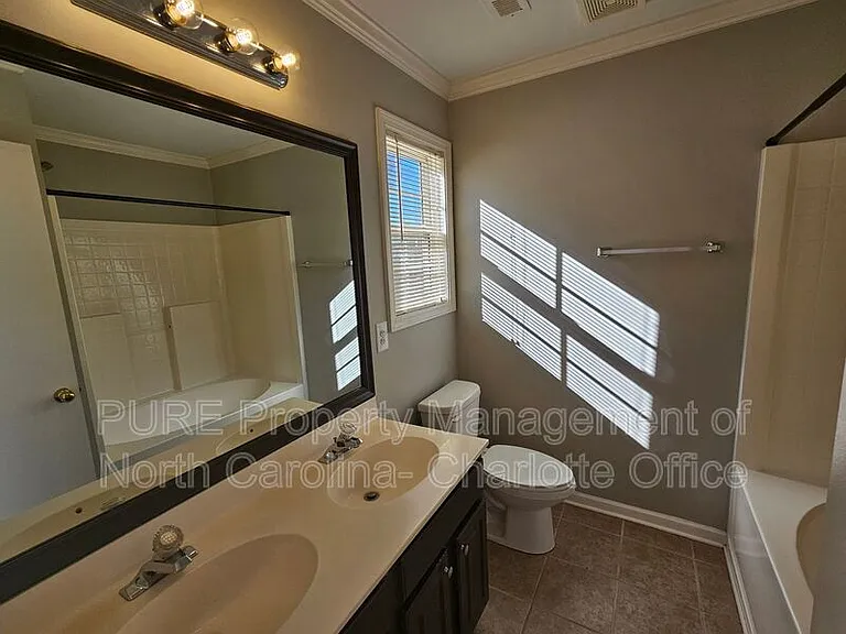 8237 Hornwood Ct — Photo 18