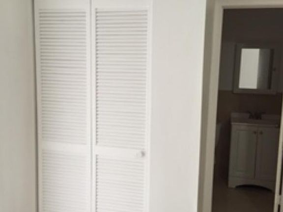 Walk in Closet In law