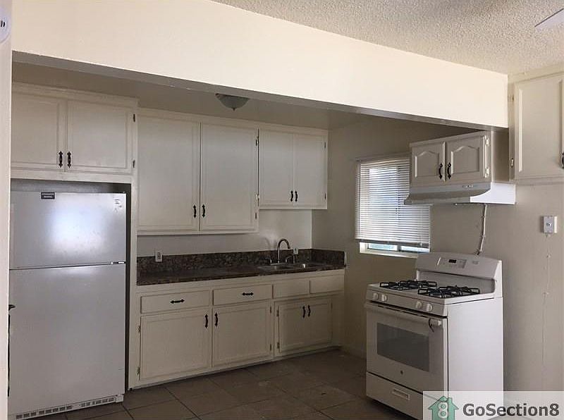 1st image of 853 Glenway Dr APT 1