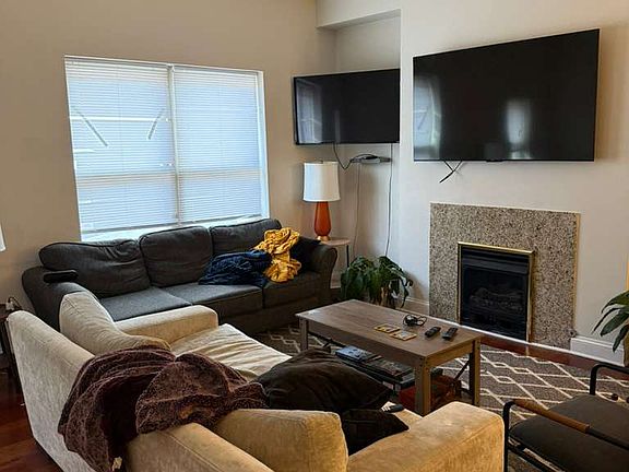 2nd image of 2522 N Halsted St APT 106