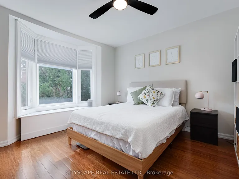 193 Coxwell Ave #UPPER — Photo 9