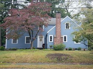 4 Crescent St, Natick, MA 01760