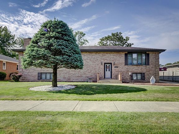 2nd image of 3842 Clough Ave