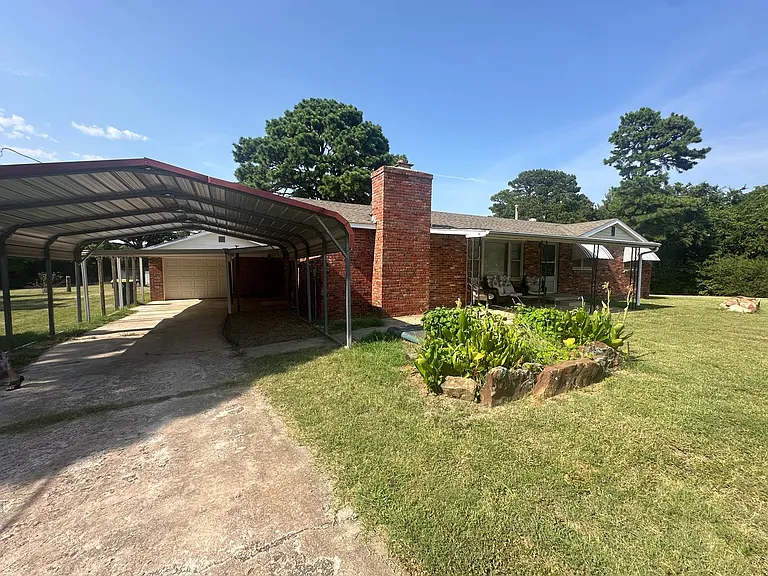 16881 Beau Kay Dr — Photo 1