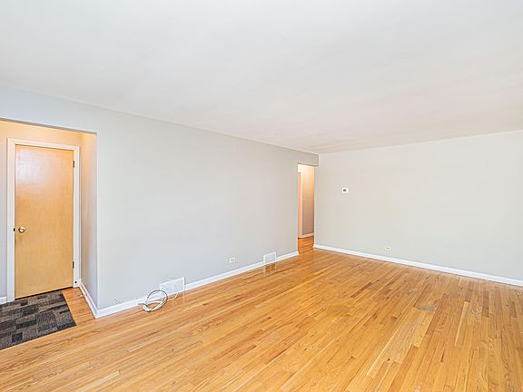 4th image of 3426 N Oriole Ave