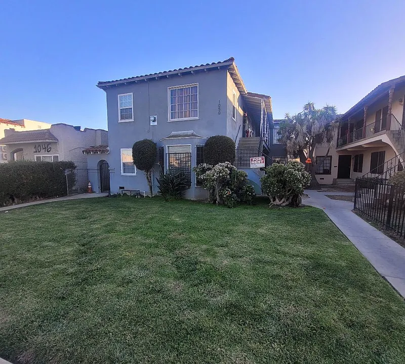 1050 W 84th Pl