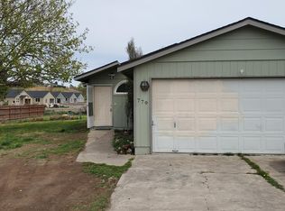 779 NE Lakeside Dr, Madras, OR 97741