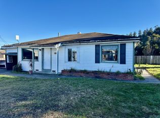 2025 Eel River Dr, Fortuna, CA 95540