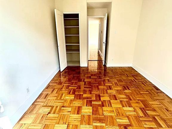 3rd image of 67-00 192nd St #1006