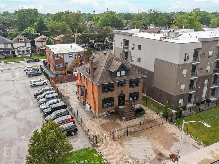 961 Ouellette Ave #2 — Photo 7