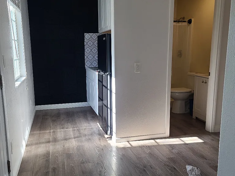 8826 Tyrone Ave #1 — Photo 2