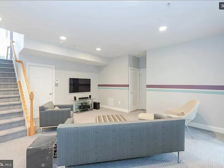 8042 Four Quarter Rd — Photo 38