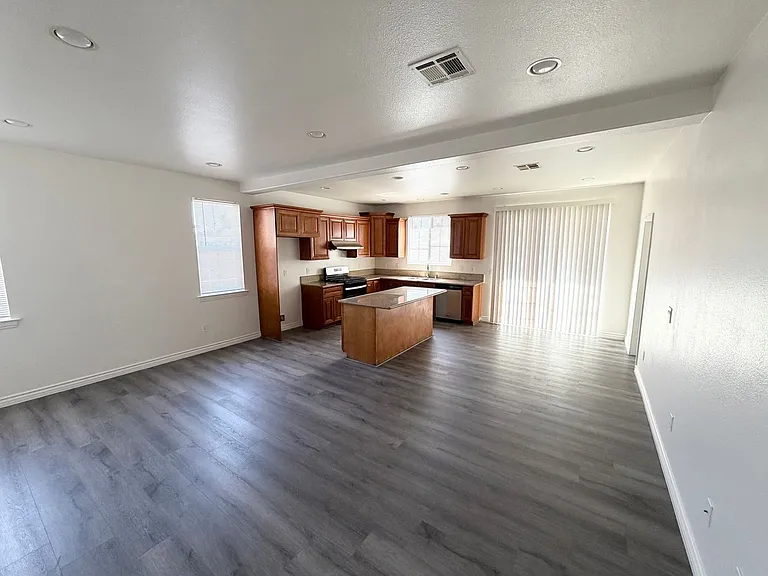 14426 Beckner St — Photo 16