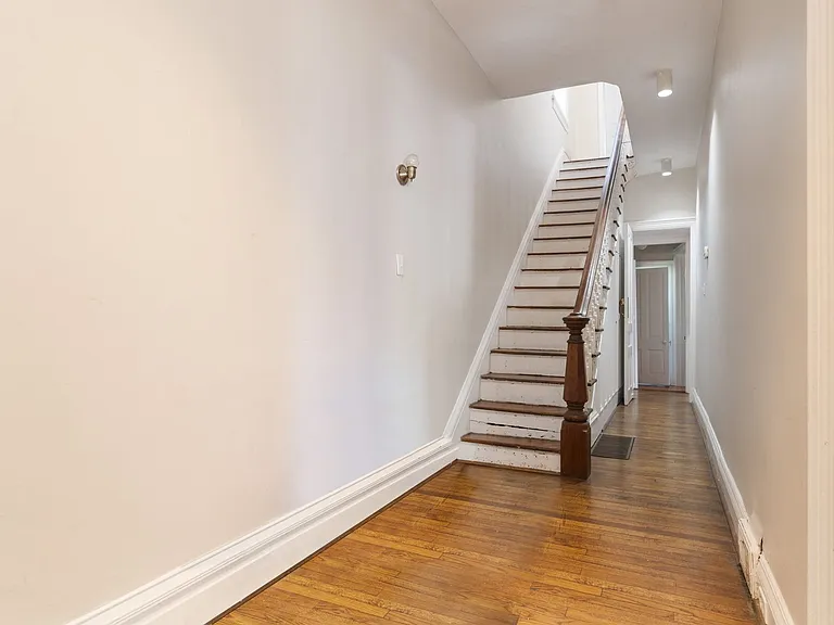 5735 Walnut St — Photo 9