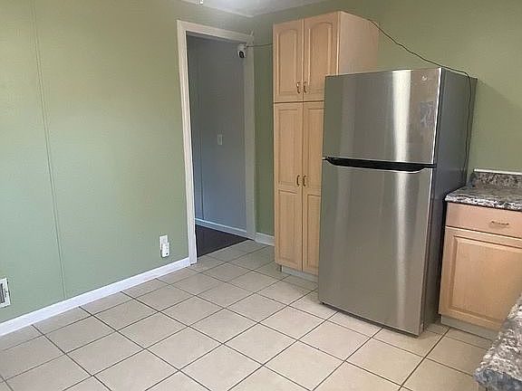 5th image of 5996 Glenway Dr #B