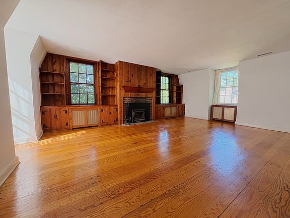 2nd image of 8720 Germantown Ave APT 1