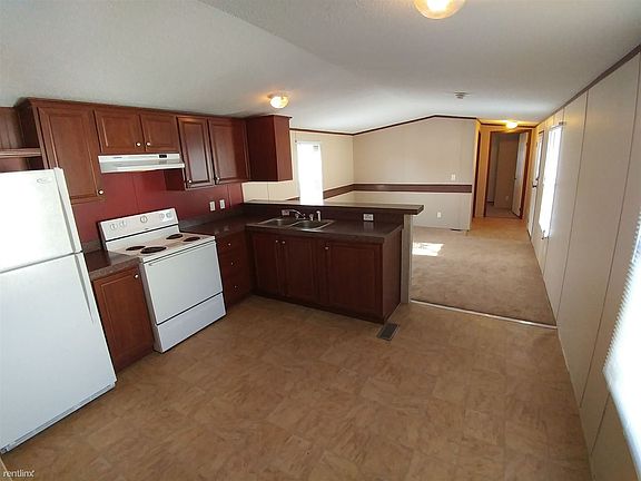 3rd image of 94 Valley Dr