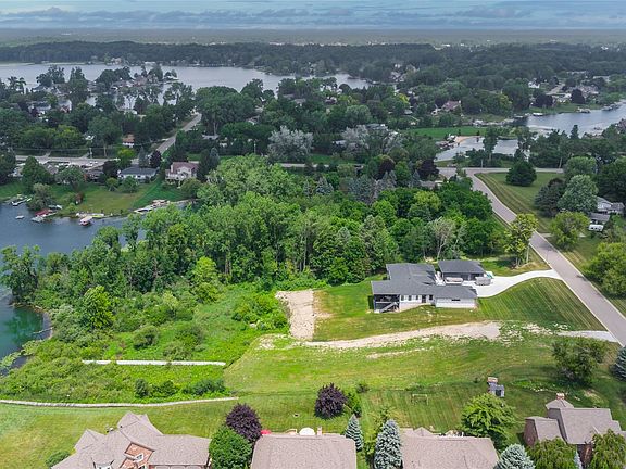 5th image of 4172 Northshore Dr
