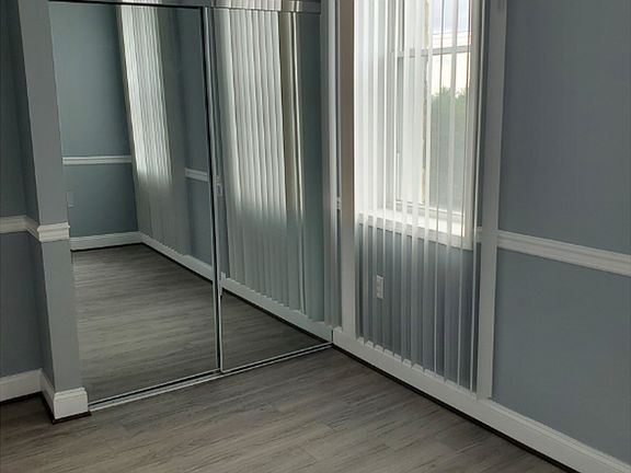 3rd image of 2838 Washington Blvd